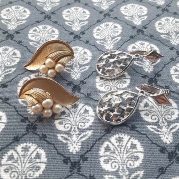 Vintage Trifari Earrings Pearls & Drops - Picture 2 of 6